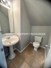 532 NW Fieldcrest Dr in Lee's Summit, MO - Building Photo - Building Photo