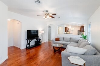 1310 Sunny Meadows Loop in Georgetown, TX - Building Photo - Building Photo