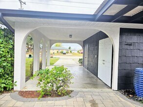 523 SE 24th Ave in Cape Coral, FL - Building Photo - Building Photo