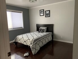 112 N Avenue 66, Unit 17 in Los Angeles, CA - Building Photo