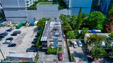 1029 SW 1st Ave in Miami, FL - Foto de edificio - Building Photo