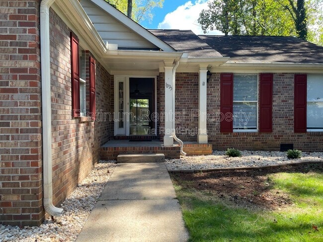 1295 Taylor Oaks Dr in Roswell, GA - Building Photo - Building Photo