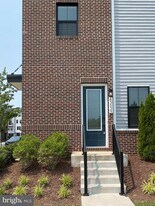 43539 Farringdon Sq in Ashburn, VA - Building Photo