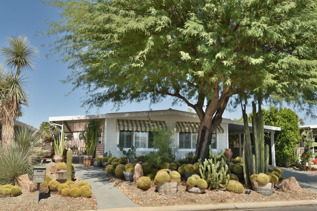 73418 Palm Greens Pky in Palm Desert, CA - Building Photo