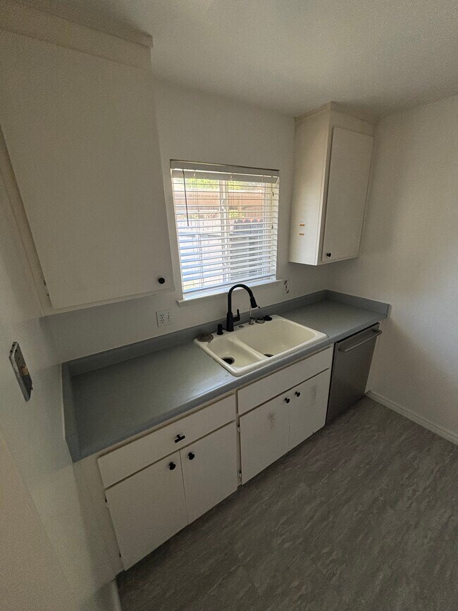 326 Hemlock St in Vacaville, CA - Building Photo - Building Photo