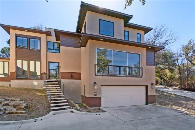 property at 1405 Parkinson Dr