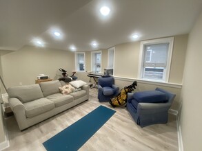 11 Aberdeen Rd, Unit 1 in Somerville, MA - Foto de edificio - Building Photo