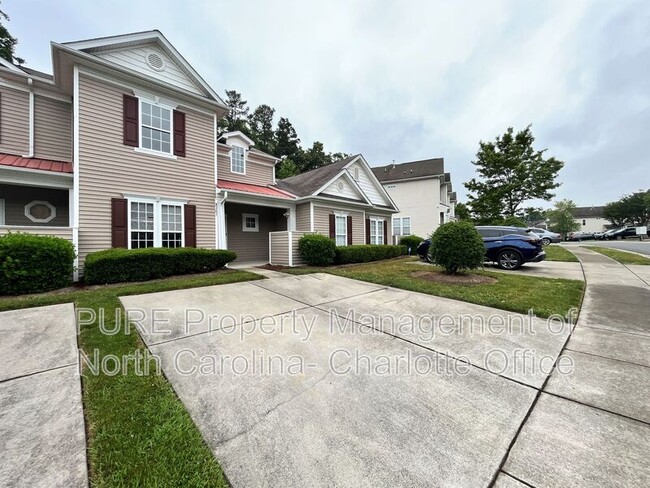 8267 Carob Tree Ln in Charlotte, NC - Building Photo - Building Photo