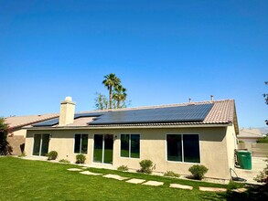81464 Avenida Esmeralda in Indio, CA - Foto de edificio - Building Photo
