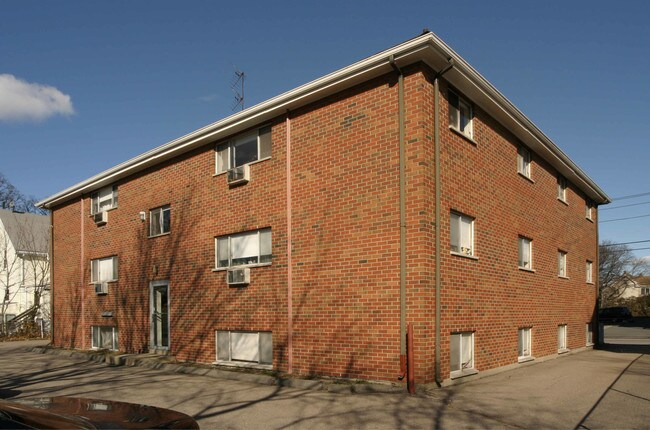 7-9 Holmes St in Quincy, MA - Foto de edificio - Building Photo