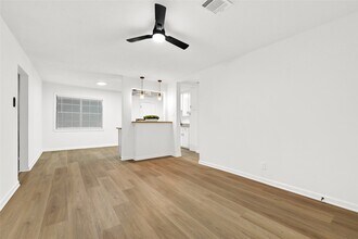 3129 Airport Blvd in Houston, TX - Building Photo - Building Photo