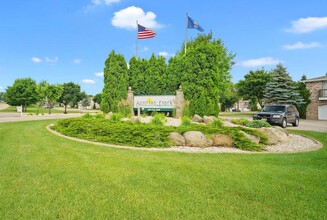 Sunrise Park Apartments in Appleton, WI - Building Photo - Building Photo