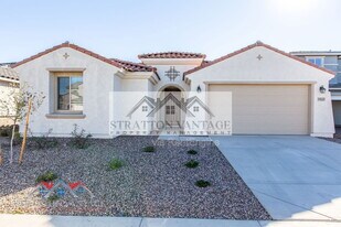 17625 W Pasadena Ave in Litchfield Park, AZ - Building Photo