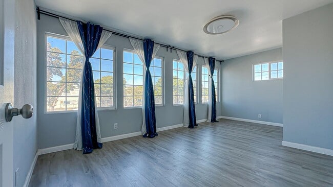 158 W Del Amo Blvd, Unit B in Long Beach, CA - Building Photo - Building Photo