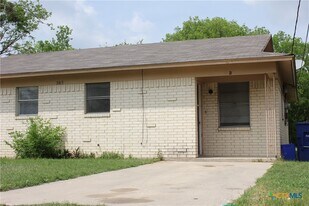 303 E Avenue B in Copperas Cove, TX - Building Photo