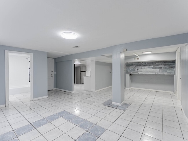 3815 W Roscoe St in Chicago, IL - Building Photo - Building Photo
