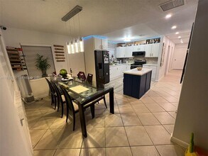 2317 NW 6th Ct in Fort Lauderdale, FL - Building Photo - Building Photo