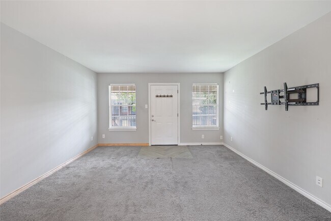 9015 Gaylord Dr in Houston, TX - Building Photo - Building Photo