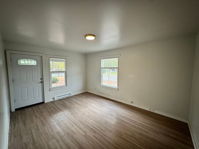 3810 N Lidgerwood St-Unit -2 in Spokane, WA - Building Photo - Building Photo