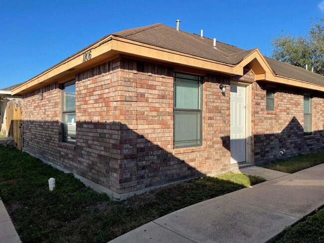 property at 1806 S Ironwood St