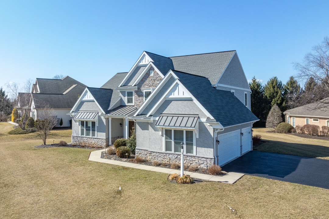 7 Sterling Glen Way in Mechanicsburg, PA - Building Photo