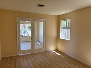 5212 Del Rey Ave in Las Vegas, NV - Building Photo - Building Photo