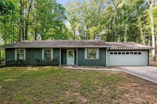 2885 Webb Rd in Alpharetta, GA - Building Photo