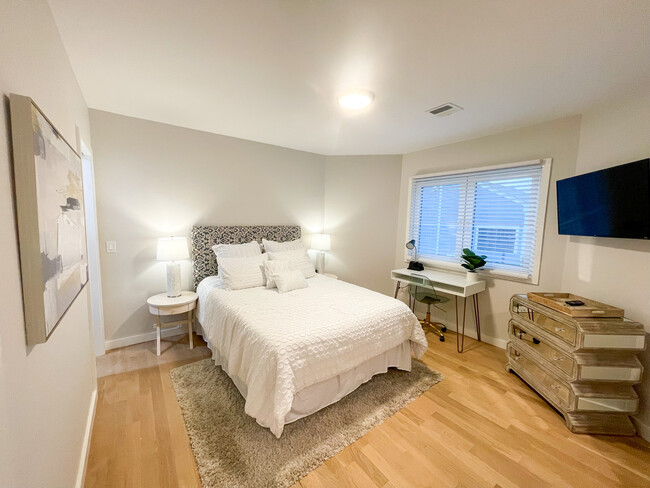 75 Thorndike St, Unit 2