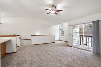 Woodland Park Apartments in Wisconsin Dells, WI - Foto de edificio - Building Photo