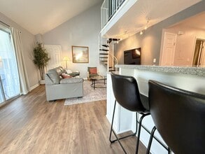 2738 Brownsboro Rd in Louisville, KY - Foto de edificio - Building Photo