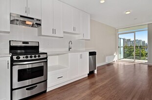 Bridgewater in North Vancouver, BC - Building Photo