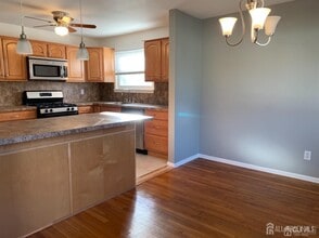 58 Van Buren Ave in Metuchen, NJ - Building Photo - Building Photo
