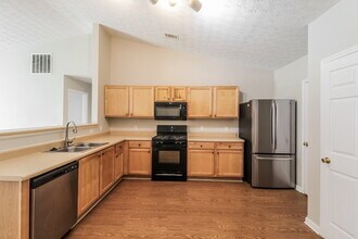 3110 Cooper Woods Dr in Loganville, GA - Building Photo - Building Photo