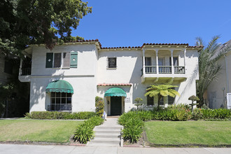 240 S Lasky Dr in Beverly Hills, CA - Building Photo - Building Photo