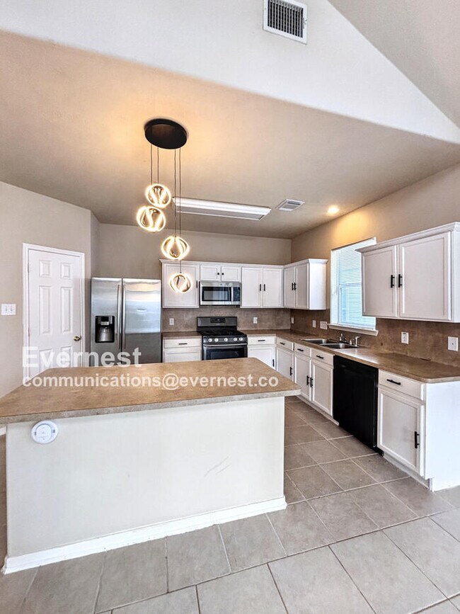 8002 Arapahoe Ridge Ln in Cypress, TX - Foto de edificio - Building Photo