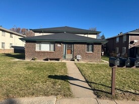 808 Delaware Ave, Unit Unit D in Longmont, CO - Building Photo