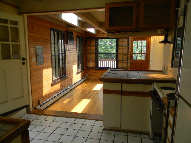 236 W Barnard St, Unit Apartment Two in West Chester, PA - Foto de edificio - Building Photo