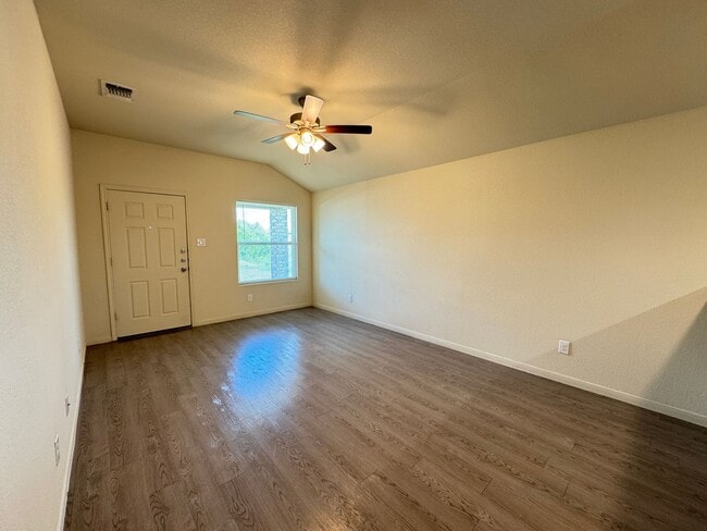 5804 Rustler Dr in Killeen, TX - Building Photo - Building Photo