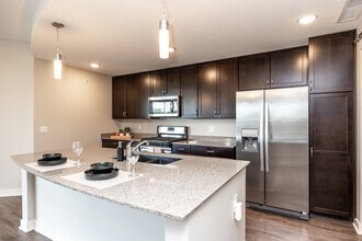 Residences at 62W in Johnston, IA - Foto de edificio - Interior Photo
