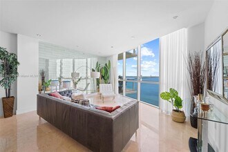 665 NE 25th St in Miami, FL - Building Photo - Building Photo