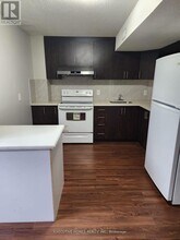 114 Porchlight Rd in Brampton, ON - Building Photo - Building Photo