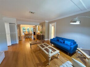 3030 SW 57th Ave in Miami, FL - Building Photo - Building Photo