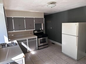 1207 E Lakeview Dr in Johnson City, TN - Building Photo - Building Photo