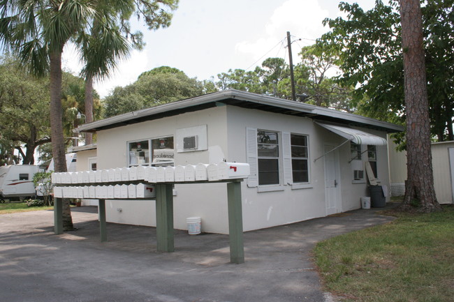 Sunshine Park in Port Richey, FL - Building Photo - Building Photo