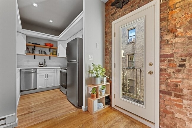 84 W Concord St in Boston, MA - Building Photo - Building Photo