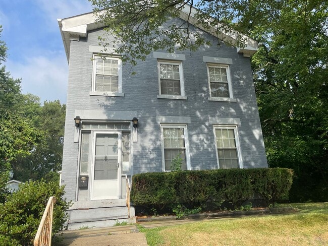 property at 843 1st St NE