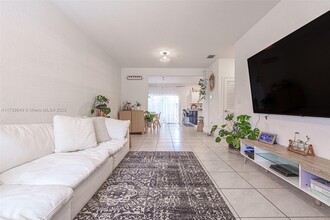 440 NE 5th Way in Florida City, FL - Building Photo - Building Photo