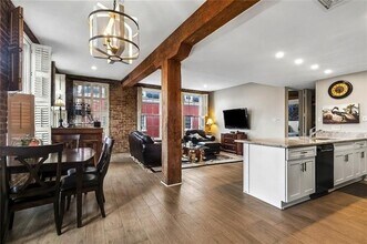 232 Decatur St in New Orleans, LA - Building Photo - Building Photo