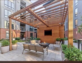 145 Goldsborough Dr in Bayonne, NJ - Foto de edificio - Building Photo