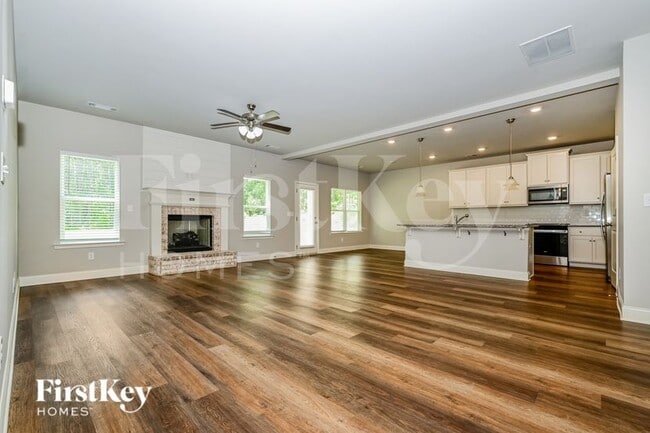 215 Cheshire Dr in Griffin, GA - Building Photo - Building Photo